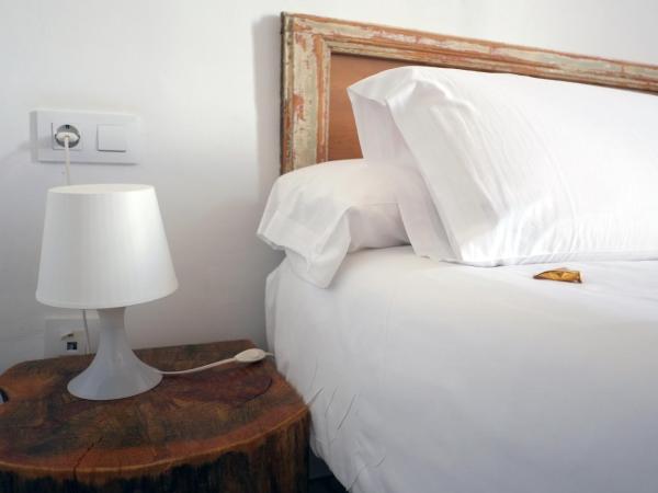 Pigal : photo 8 de la chambre chambre lits jumeaux avec salle de bains privative