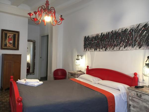 Hostal Portugal : photo 4 de la chambre chambre double supérieure