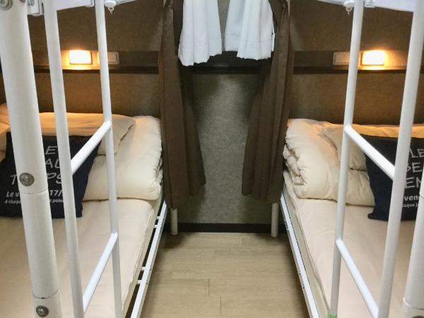 Keimei Guest House : photo 4 de la chambre chambre quadruple avec lits superposés