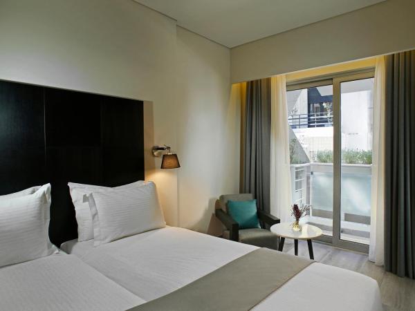 Hotel Lozenge : photo 2 de la chambre chambre double ou lits jumeaux avec balcon
