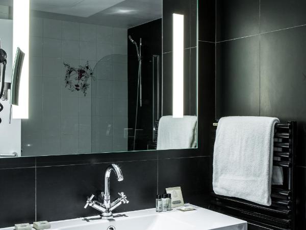 Le Général Hôtel : photo 2 de la chambre chambre cosy avec lit double