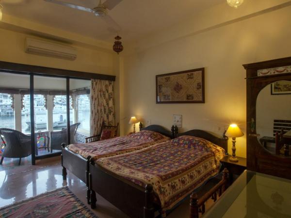 Lake Pichola Hotel : photo 1 de la chambre chambre double ou lits jumeaux deluxe - vue sur lac