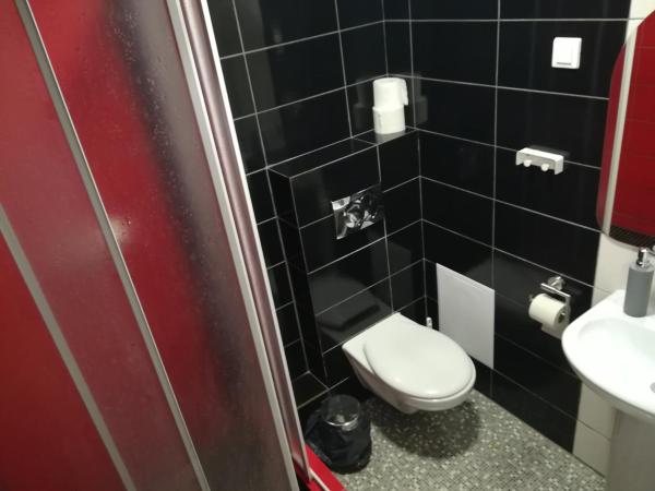 Tetris Sopot : photo 2 de la chambre chambre quadruple avec salle de bains privative séparée