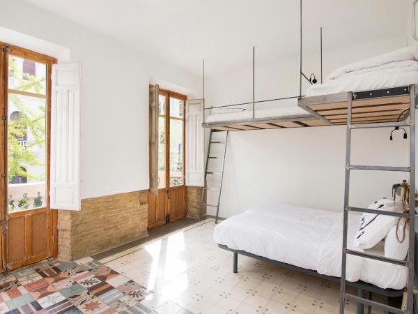 ECO Hostel : photo 7 de la chambre lit dans un dortoir de 4 lits