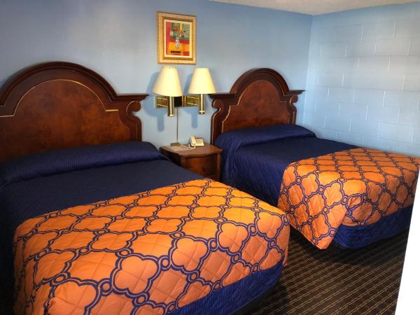 A Fisher's Inn Motel : photo 3 de la chambre chambre avec 2 lits queen-size - fumeurs