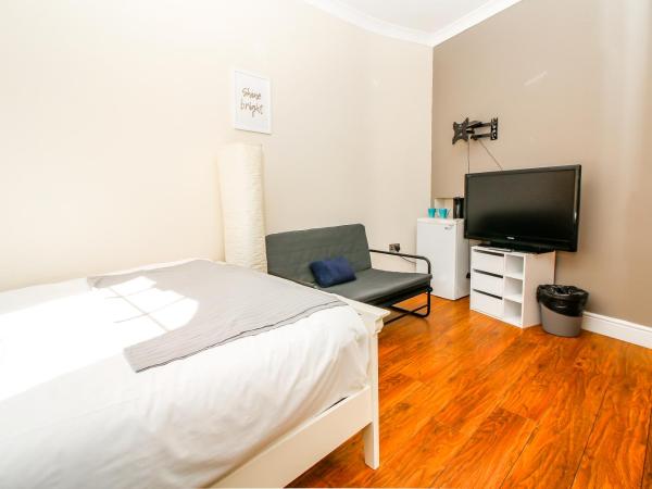 Private en-suite Room @ Liverpool street, Brick Ln : photo 4 de la chambre chambre double deluxe