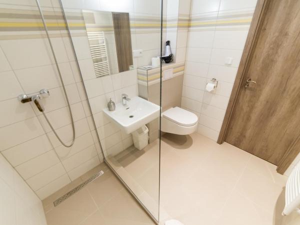 Penzion TOP : photo 5 de la chambre chambre triple avec balcon