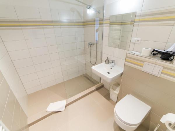 Penzion TOP : photo 4 de la chambre chambre triple avec balcon