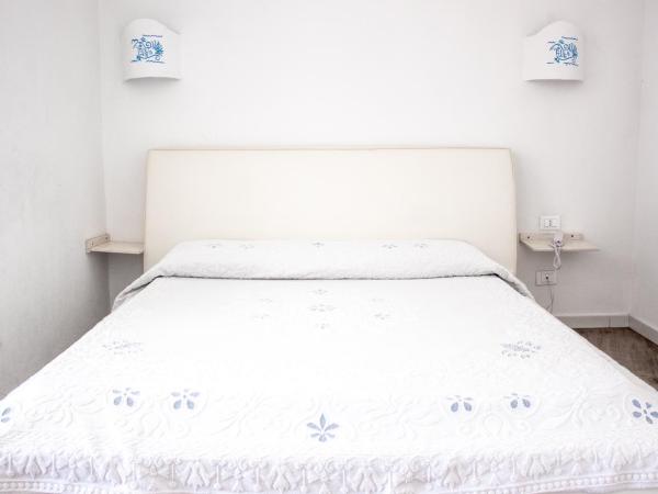 Olbia City Hotel : photo 5 de la chambre chambre quadruple