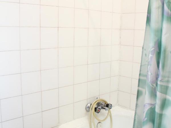 Monte Sinai Guest House : photo 10 de la chambre chambre triple avec salle de bains commune