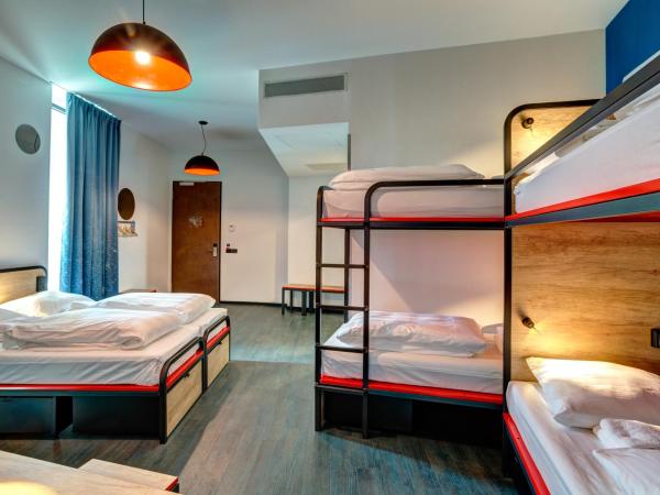 MEININGER Hotel Amsterdam Amstel : photo 3 de la chambre hébergement 6 lits