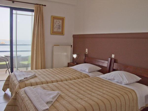 Danaos Hotel : photo 9 de la chambre chambre lits jumeaux - vue sur mer