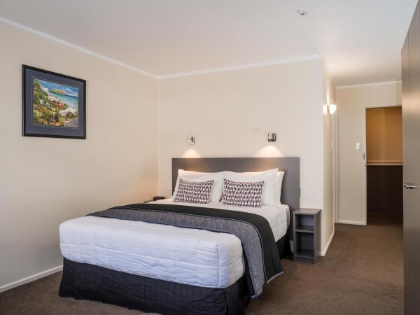 West Plaza Hotel : photo 2 de la chambre chambre lit queen-size