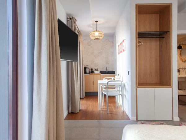 Welldone Metropol : photo 6 de la chambre penthouse avec piscine privée et terrasse