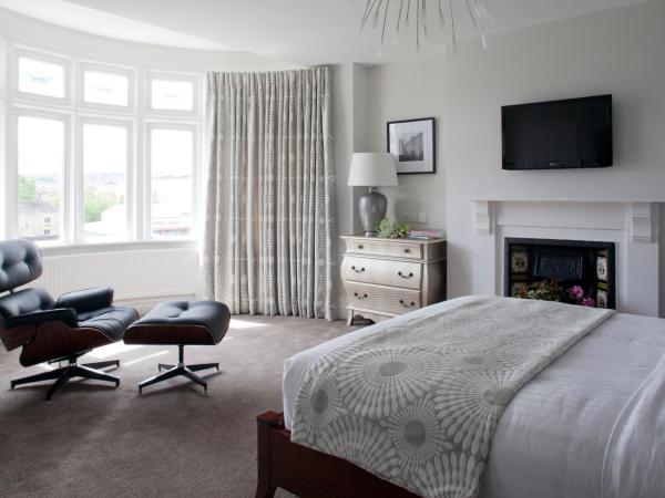 2 Crescent Gardens Guest House : photo 2 de la chambre chambre lit king-size supérieure