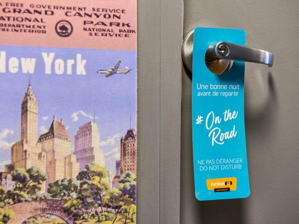 hotelF1 Bordeaux Ville : photo 9 de la chambre chambre cabrio avec salle de bains privative