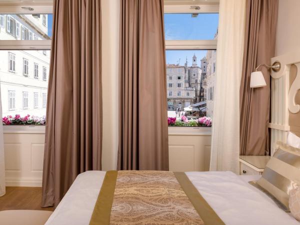 Piazza Heritage Hotel : photo 10 de la chambre chambre double ou lits jumeaux deluxe - vue sur ville