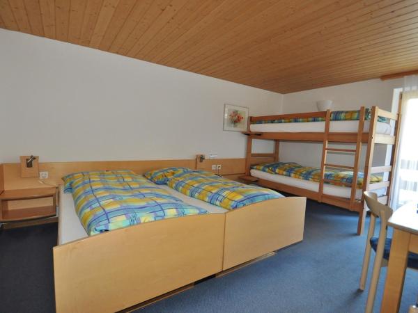 Ferien- und Familienhotel Alpina Adelboden : photo 3 de la chambre chambre triple