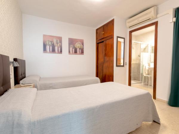 Hostal La Pilarica : photo 2 de la chambre chambre lits jumeaux Économique