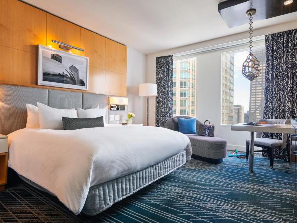 Sofitel Chicago Magnificent Mile : photo 4 de la chambre chambre lit king-size de luxe