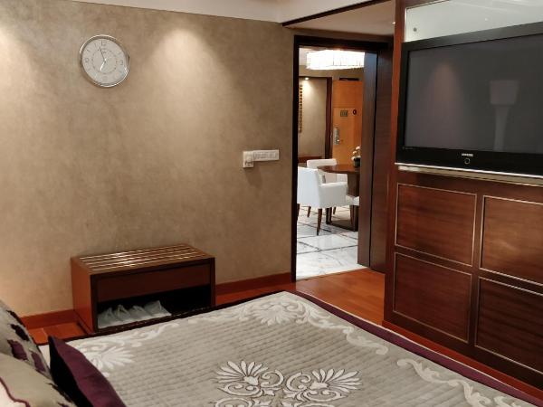 Jaypee Vasant Continental : photo 5 de la chambre superior suite with complimentary one way airport transfer, with 10% discount on food and soft beverages (not on in room dining ), suite lounge amenity coupon (terms and conditions applicable)
