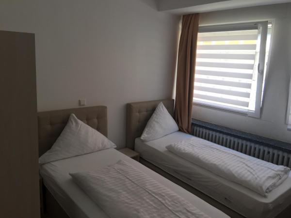 Hotel Central Hannover : photo 1 de la chambre chambre double ou lits jumeaux