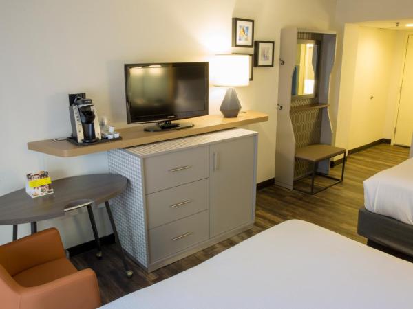 Holiday Inn Orlando International Airport, an IHG Hotel : photo 1 de la chambre chambre supérieure avec 2 lits queen-size - sans frais de service