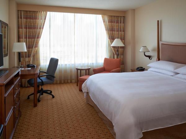 River Cree Resort & Casino : photo 1 de la chambre city view high floor room 1 king bed