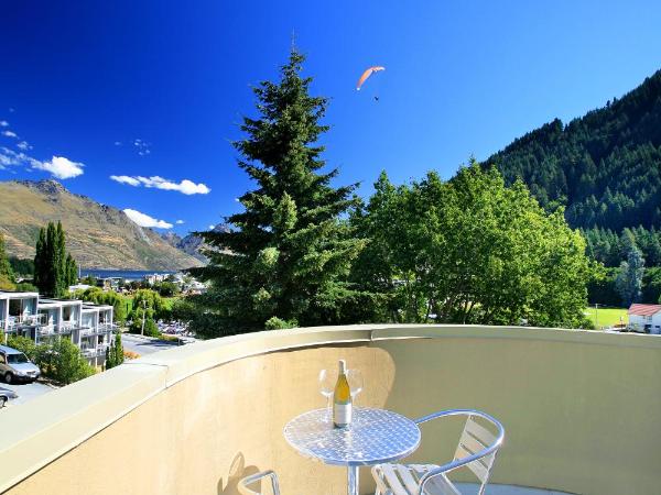 Cranbury Court Apartments : photo 7 de la chambre grand appartement 3 chambres avec 1 salle de bains