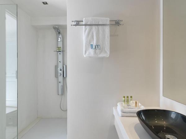 Lilium Hotel Santorini : photo 10 de la chambre chambre double supérieure avec bain à remous - vue sur caldeira