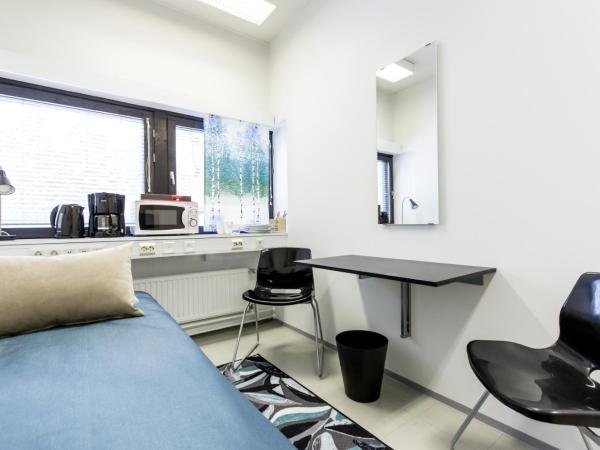 Forenom Hostel Vantaa Airport : photo 2 de la chambre chambre simple avec salle de bains commune