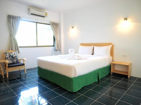Siri Hotel Phuket : photo 5 de la chambre chambre double