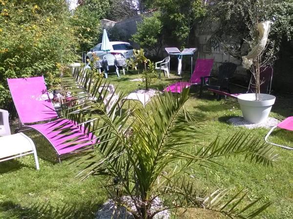 Le Parisien : photo 7 de la chambre chambre familiale avec toilettes communes