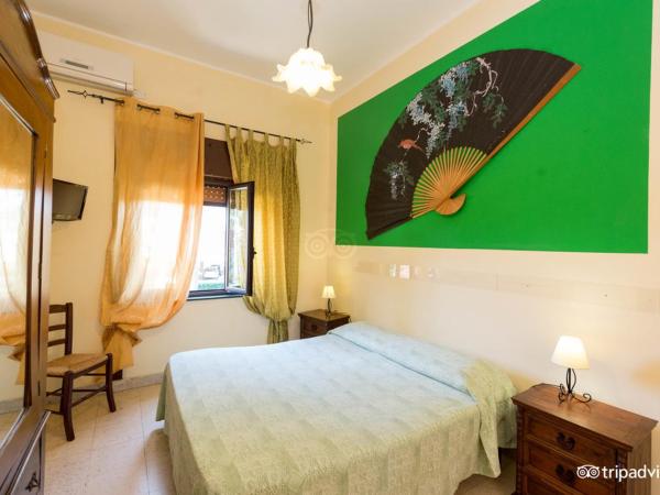 B&B Villa Pia : photo 2 de la chambre chambre familiale avec salle de bains