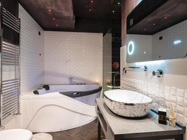 Villa Domus Salento Suites & Rooms con parcheggio privato in loco : photo 8 de la chambre chambre supérieure lit queen-size