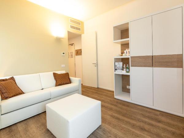 Hotel Aurora : photo 3 de la chambre suite familiale