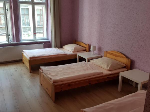 Kaktus Guest House : photo 2 de la chambre chambre triple