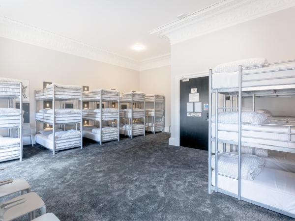 West End Hotel : photo 7 de la chambre lit dans un dortoir mixte de 24 lits