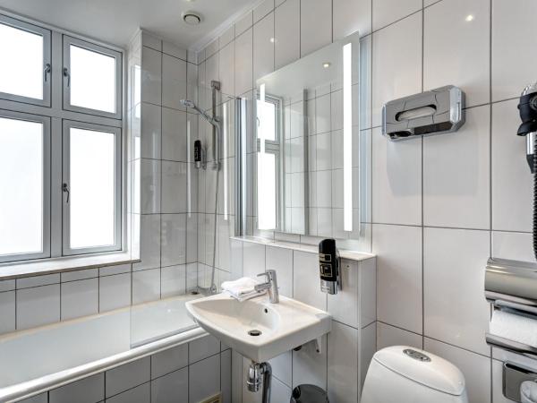 Urban House Copenhagen by MEININGER : photo 2 de la chambre lit dans dortoir mixte de 6 lits