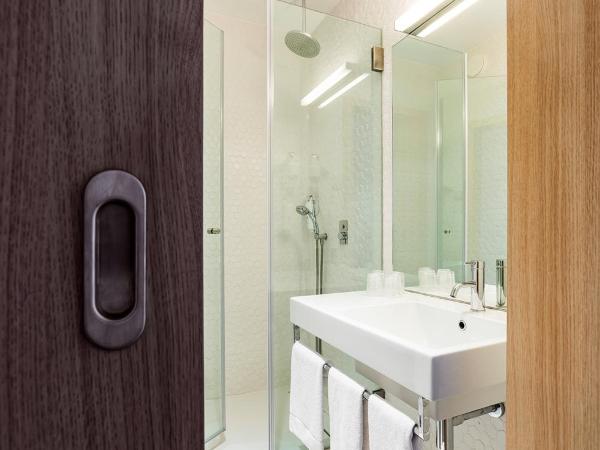 Moov Hotel Porto Centro : photo 1 de la chambre chambre double standard