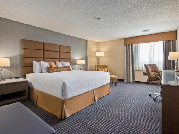 Best Western Premier Calgary Plaza Hotel & Conference Centre : photo 6 de la chambre chambre lit king-size exécutive