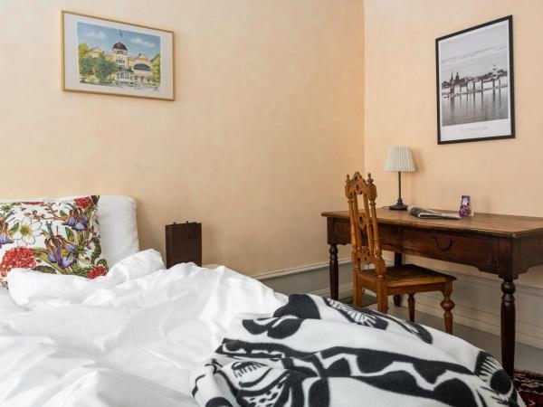 Castle House Inn : photo 6 de la chambre chambre double ou lits jumeaux avec salle de bains commune