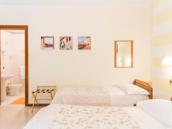 Albergo Trento : photo 9 de la chambre chambre triple - bâtiment séparé