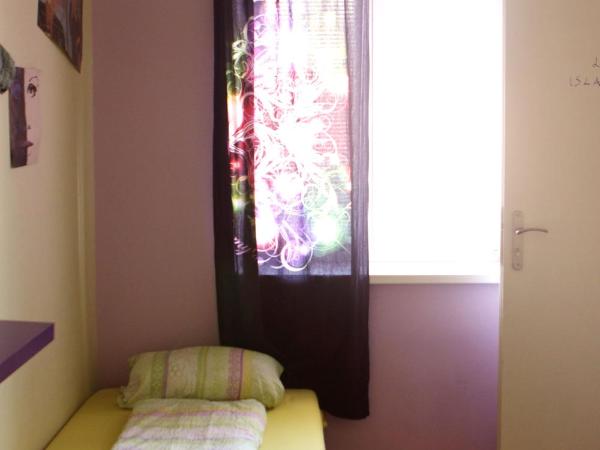 Ruta 80 Hostel : photo 7 de la chambre chambre triple avec salle de bains commune