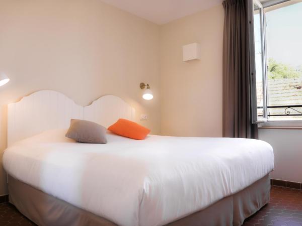 Hotel La Bienvenue : photo 1 de la chambre chambre - vue sur village