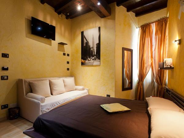 Bed & Breakfast Parmacentro : photo 4 de la chambre chambre familiale avec salle de bains privative