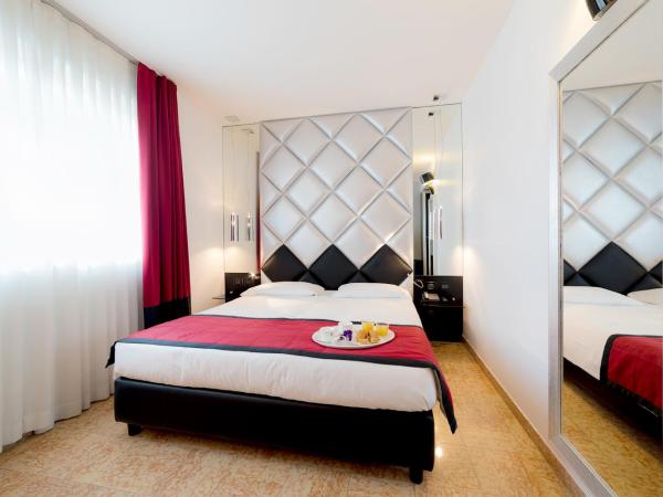 Corte Ongaro Hotel : photo 4 de la chambre chambre double supérieure avec baignoire spa dans jardin sur toit