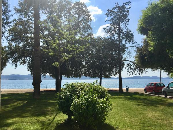 Nora Rooms : photo 8 de la chambre chambre double ou lits jumeaux supérieure - vue sur mer