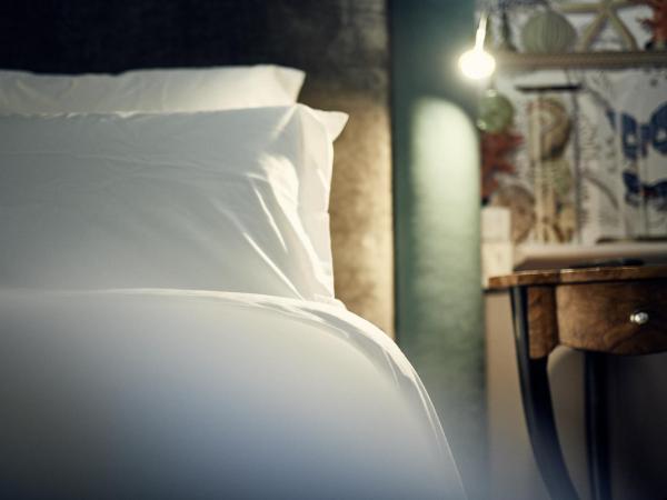 Castel Bois Marie, Maison d'hôtes : photo 1 de la chambre chambre double confort - vue sur jardin