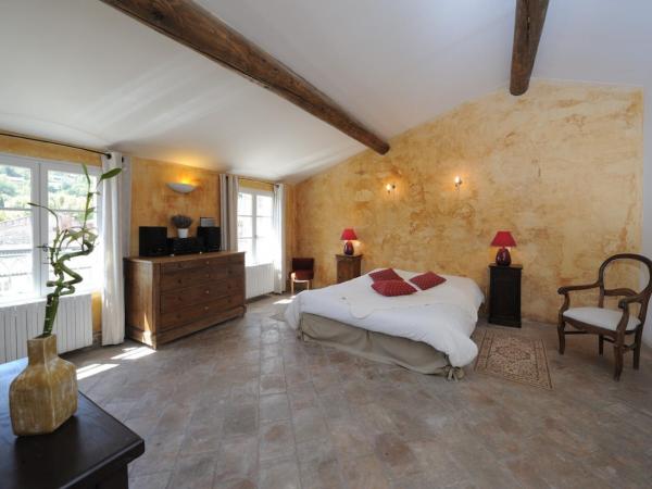 Le Couvent : photo 5 de la chambre chambre double ou lits jumeaux confort - vue sur jardin